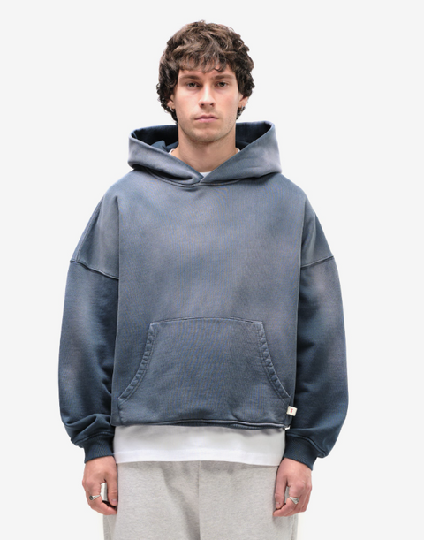 Khám Phá Phong Cách Retro Với Áo Hoodie Vintage Khám Phá Phong Cách Retro Với Áo Hoodie Vintage