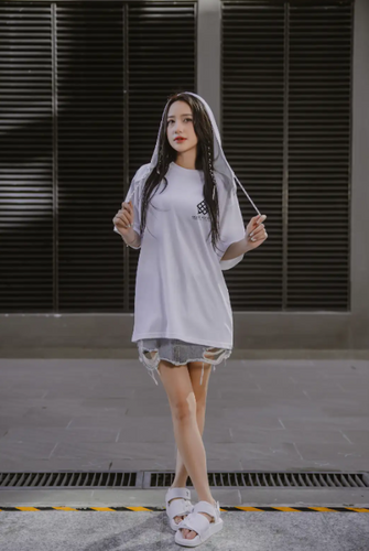 Mix Đồ Với Hoodie: Bí Quyết Để Nổi Bật Mỗi Ngày Mix Đồ Với Hoodie: Bí Quyết Để Nổi Bật Mỗi Ngày