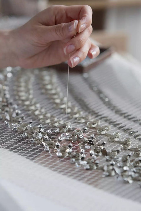 Chạm Vào Sự Tinh Tế Qua Những Đường May Của Dior Dress Chạm Vào Sự Tinh Tế Qua Những Đường May Của Dior Dress