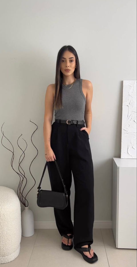 Bí Quyết Mix Áo Tank Top Chuẩn Fashionista Cho Mùa Hè Rực Rỡ Bí Quyết Mix Áo Tank Top Chuẩn Fashionista Cho Mùa Hè Rực Rỡ