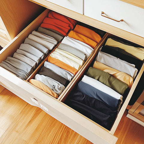 Gấp Áo Thun Đẹp Là Một Nghệ Thuật Mà Ai Cũng Làm Được Gấp Áo Thun Đẹp Là Một Nghệ Thuật Mà Ai Cũng Làm Được