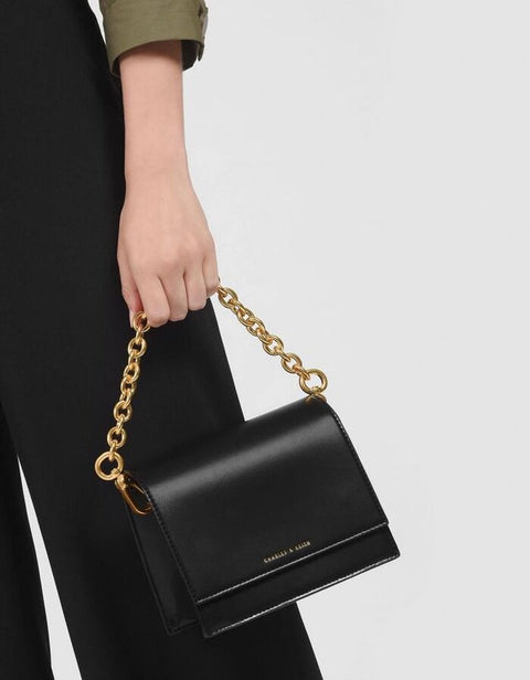 Hàng Hiệu Và Cái Giá Của Sự Tinh Tế Hàng Hiệu Và Cái Giá Của Sự Tinh Tế