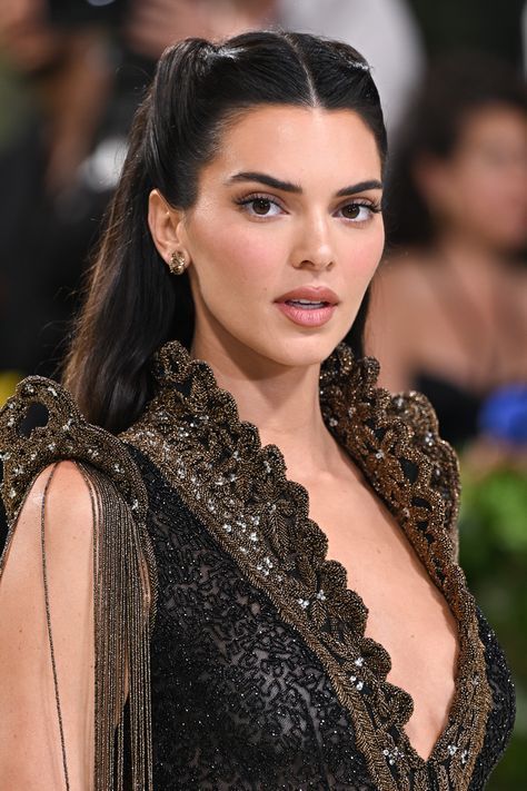 Vì Sao Phong Cách Kendall Jenner Met Gala Khiến Fan Không Ngừng Thả Tim? Vì Sao Phong Cách Kendall Jenner Met Gala Khiến Fan Không Ngừng Thả Tim?