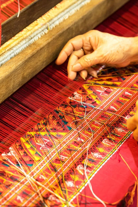 Quy Trình Dệt Vải Thổ Cẩm: Di Sản Văn Hóa Được Thêu Trên Vải Quy Trình Dệt Vải Thổ Cẩm: Di Sản Văn Hóa Được Thêu Trên Vải