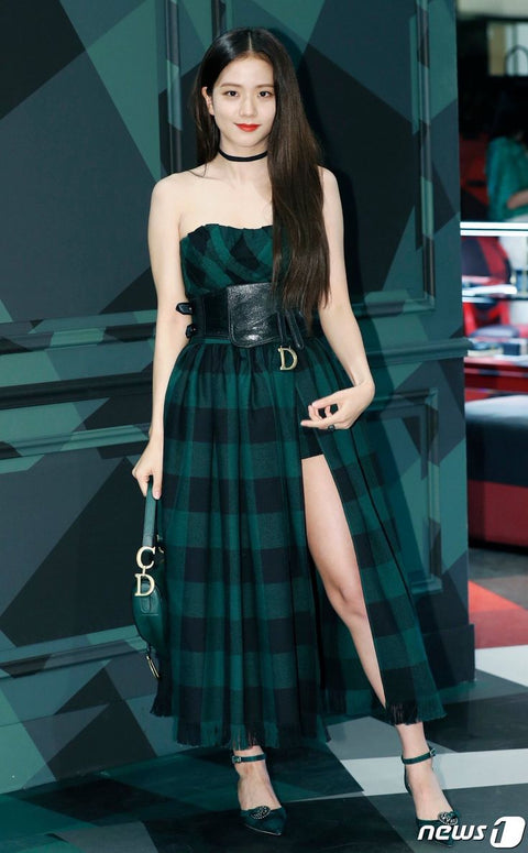 Thương Hiệu Dior Tạo Bão Mạng Với Outfit Đỉnh Từ Sao KPop Thương Hiệu Dior Tạo Bão Mạng Với Outfit Đỉnh Từ Sao KPop