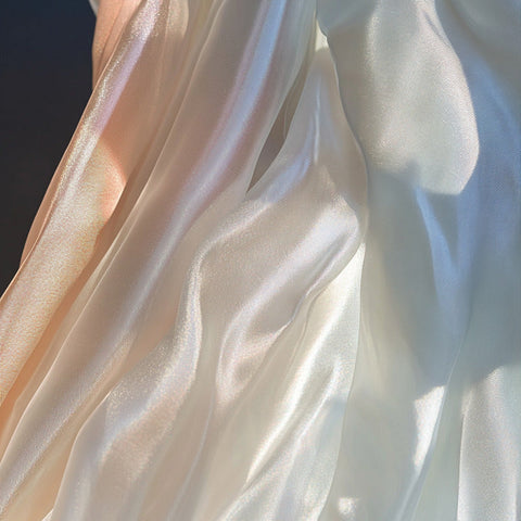 Vì Sao Tơ Tằm Luôn Được Ưu Ái Trong Các BST Haute Couture? Vì Sao Tơ Tằm Luôn Được Ưu Ái Trong Các BST Haute Couture?