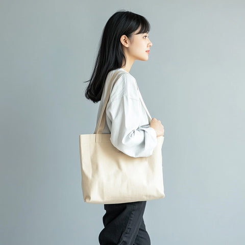 Túi Xách Vải – Khi Phụ Kiện Trở Thành Tuyên Ngôn Của Lối Sống Có Gu Túi Xách Vải – Khi Phụ Kiện Trở Thành Tuyên Ngôn Của Lối Sống Có Gu