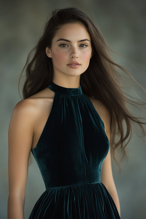 Váy Cổ Yếm Dáng Dài Thanh Lịch Khiến Bạn Đẹp Như Minh Tinh Váy Cổ Yếm Dáng Dài Thanh Lịch Khiến Bạn Đẹp Như Minh Tinh