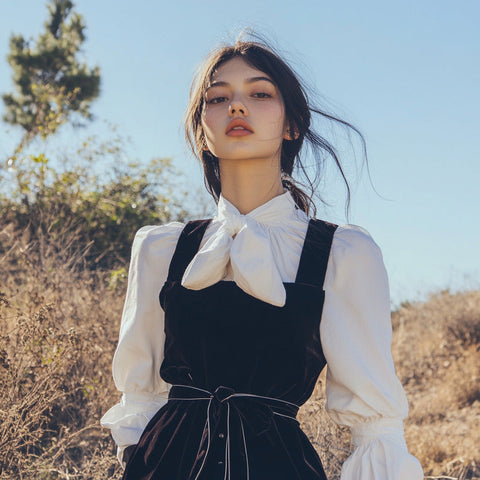 Bí Quyết Diện Váy Nhung Đẹp Mà Không Sợ Trông Đứng Tuổi! Bí Quyết Diện Váy Nhung Đẹp Mà Không Sợ Trông Đứng Tuổi!