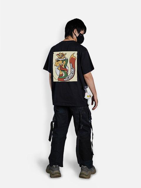 Áo Thun AR Ngụ Ngôn Việt "Delulu" Oversize Áo Thun AR Ngụ Ngôn Việt "Delulu" Oversize