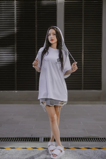 Hoodie Nữ Local Brand: Top Mẫu Được Yêu Thích Năm 2025