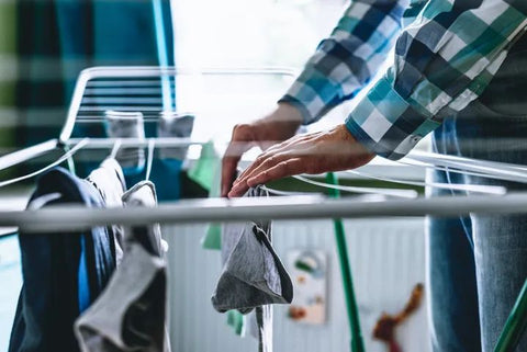 Bí Kíp Làm Khô Quần Áo Nhanh Nhất Trong Mùa Ẩm Ướt