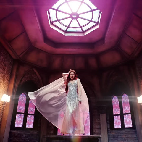 Váy Haute Couture Bùng Nổ Trong MV Comeback Đình Đám