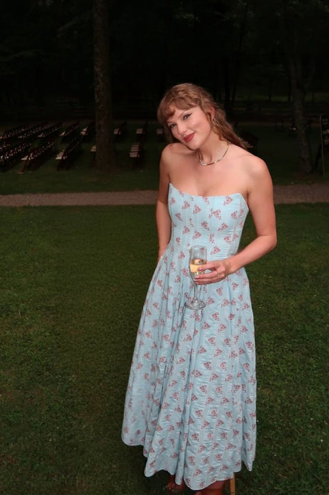 Taylor Swift Và Phong Cách Váy Thanh Lịch Gây Bão Truyền Thông